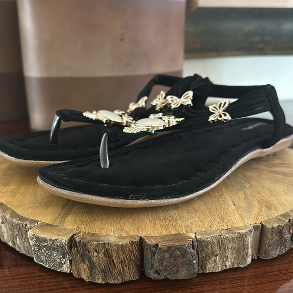 Beauty Max Women’s Owl & Buttetfly Emblem Strappy Sandals, Black - Picture 6 of 10